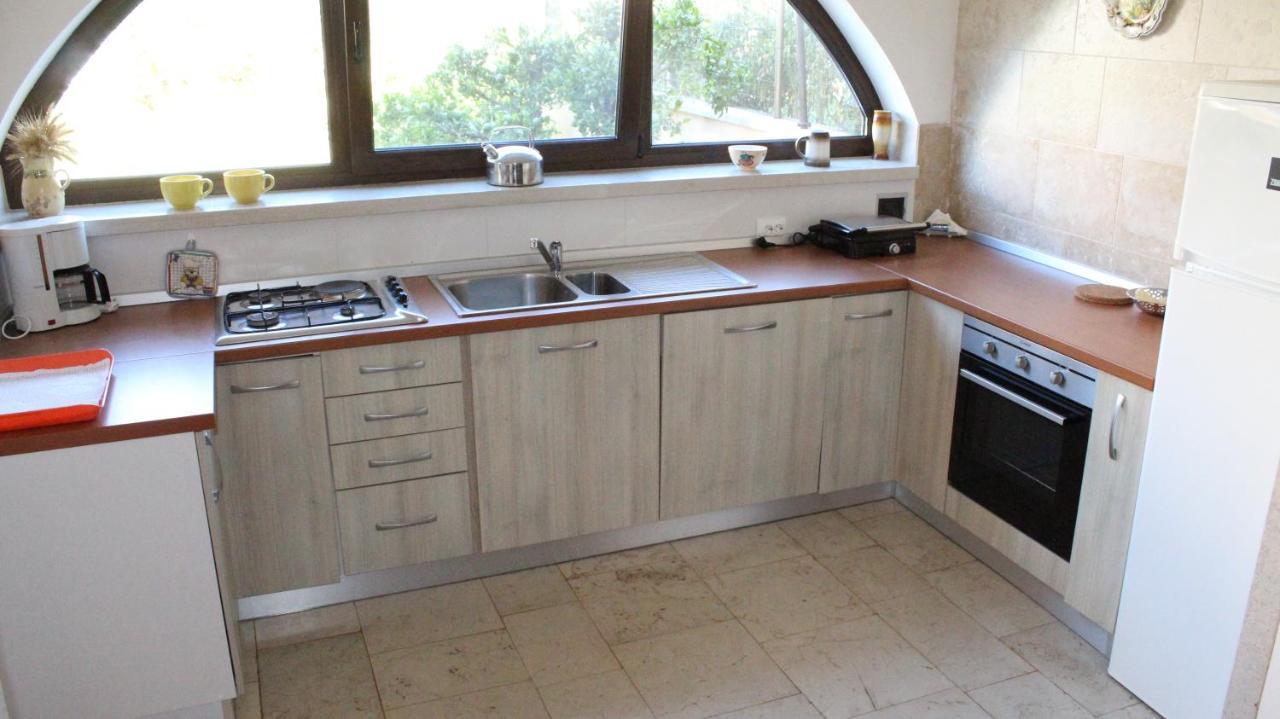 Apartman 100M2, Full Opremljen, Privatni Parking. Pula Exterior photo